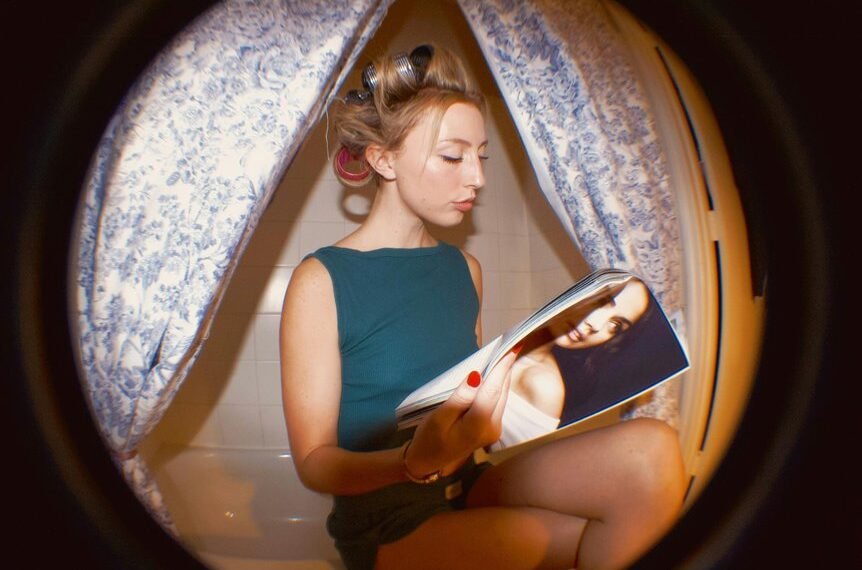 dynamic multimedia editorial content