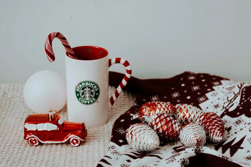starbucks christmas hours policy